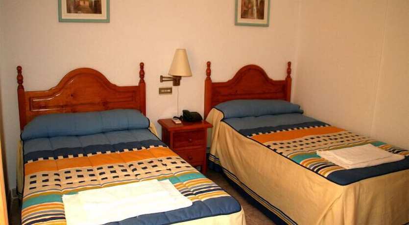 Imagen de la habitación del Hotel Hostal Diegos. Foto 6