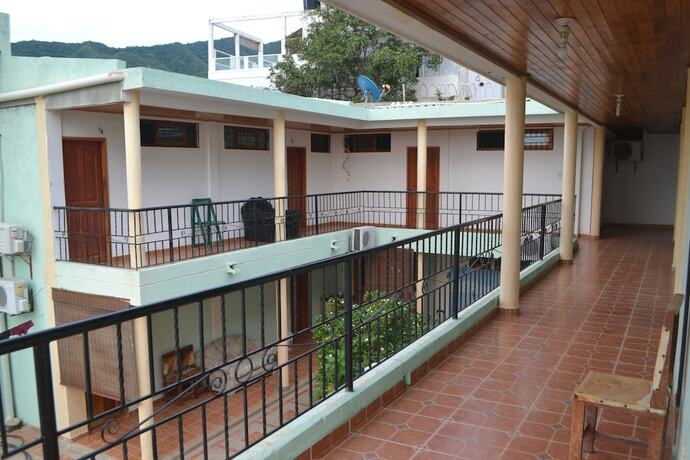 Imagen general del Hotel Hostal Dumbira. Foto 12