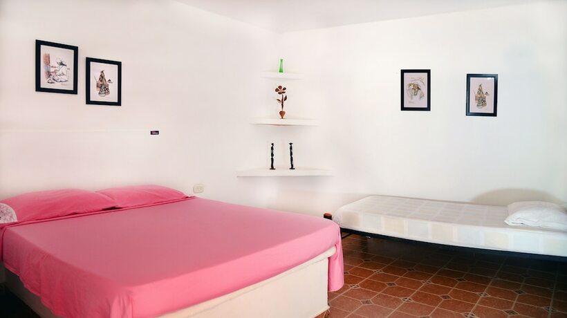 Imagen general del Hotel Hostal Dumbira. Foto 13