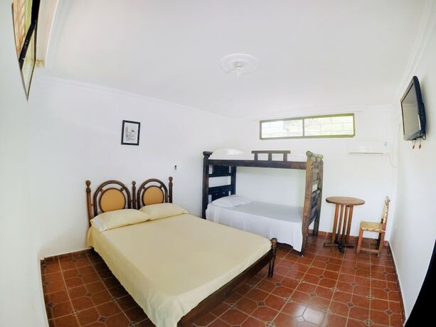Imagen de la habitación del Hotel Hostal Dumbira. Foto 16