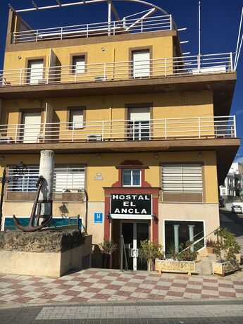 Imagen general del Hotel Hostal El Ancla. Foto 5