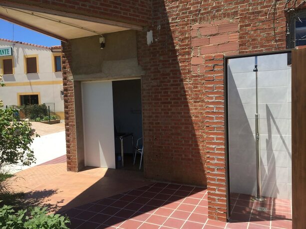 Imagen general del Hotel Hostal El Delfin Verde. Foto 3