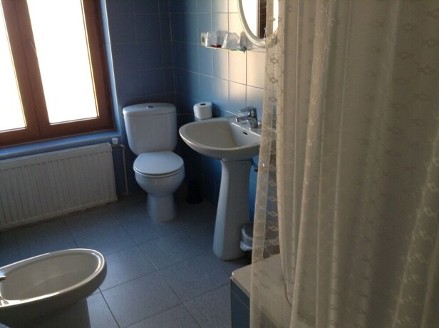 Imagen de la habitación del Hotel Hostal El Delfin Verde. Foto 19