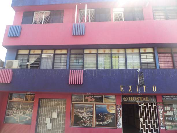 Imagen de los interiores del Hotel Hostal El Exito. Foto 20