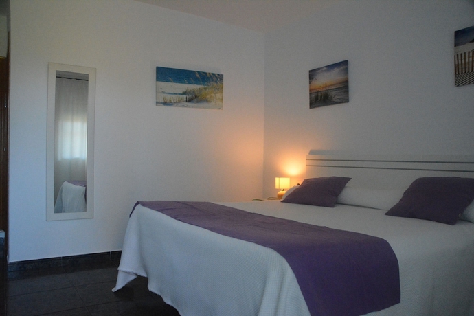 Imagen de la habitación del Hotel Hostal El Levante. Foto 4
