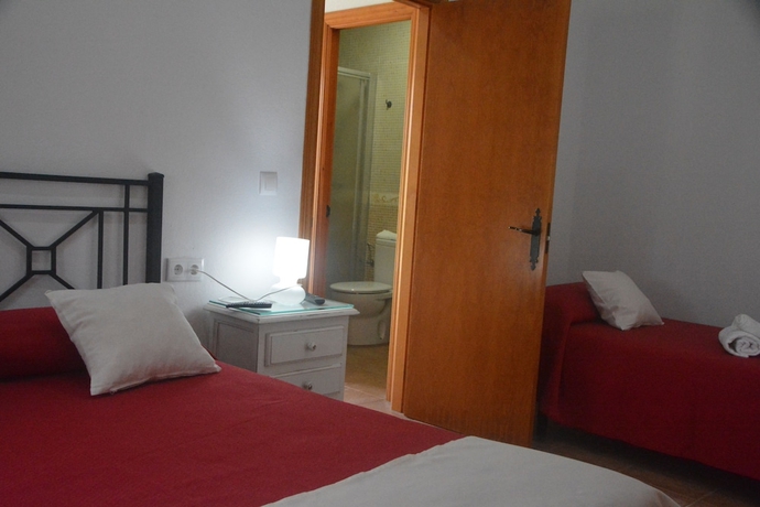 Imagen de la habitación del Hotel Hostal El Levante. Foto 6