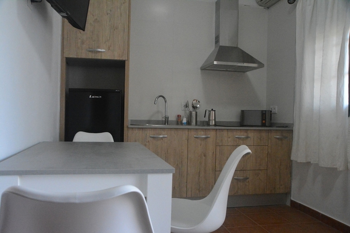 Imagen de la habitación del Hotel Hostal El Levante. Foto 7