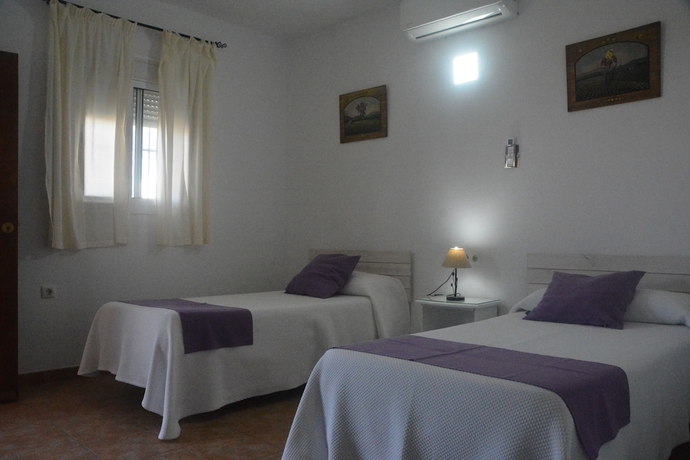 Imagen de la habitación del Hotel Hostal El Levante. Foto 8