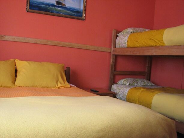 Imagen general del Hotel Hostal El Mirador, PUNTA ARENAS. Foto 10