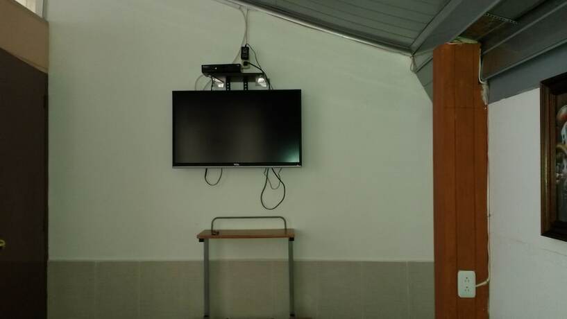 Imagen de la habitación del Hotel Hostal El Parque, Tababela. Foto 19