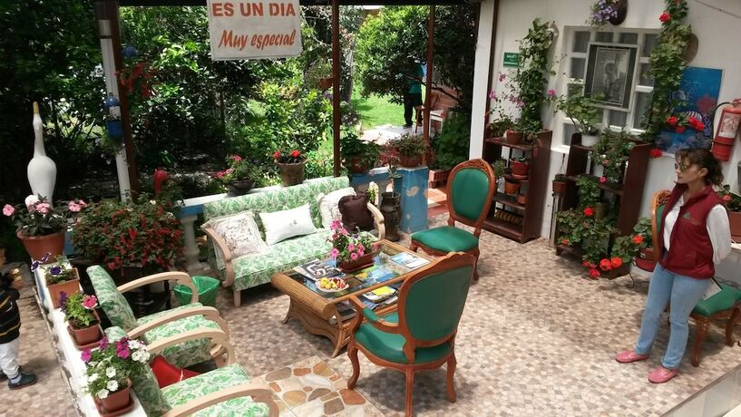 Imagen general del Hotel Hostal El Parque, Tababela. Foto 12