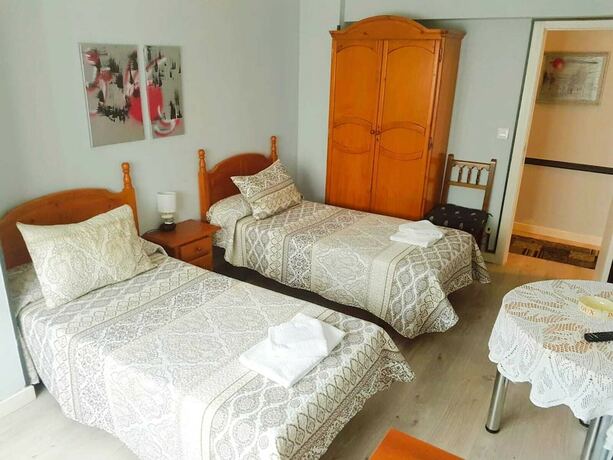 Imagen de la habitación del Hotel Hostal El Pesquero. Foto 15