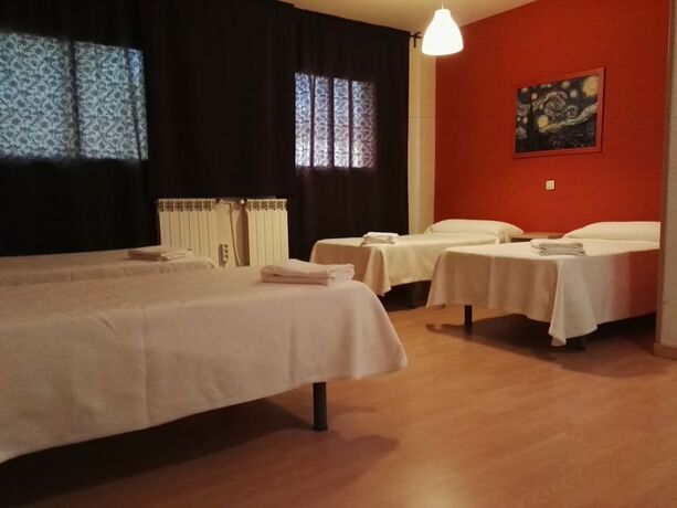 Imagen de la habitación del Hotel Hostal El Pinar. Foto 8