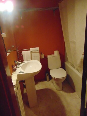 Imagen general del Hotel Hostal El Pinar. Foto 4