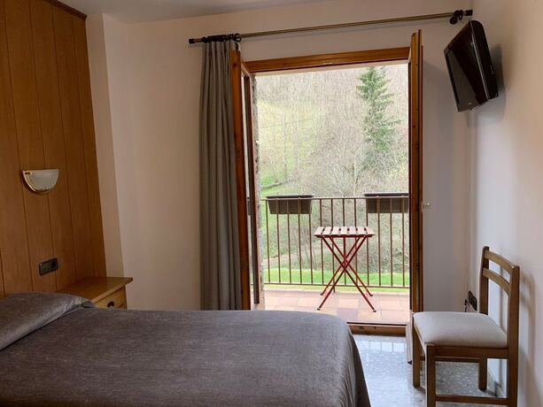 Imagen general del Hotel Hostal El Quintà. Foto 2