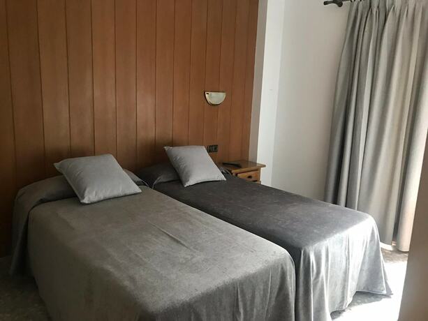 Imagen general del Hotel Hostal El Quintà. Foto 3