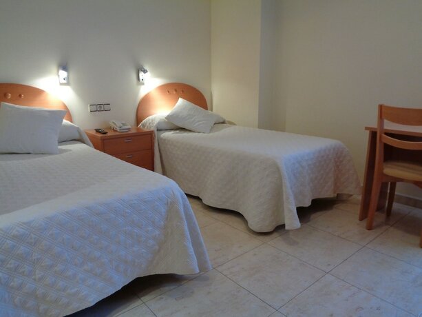 Imagen de la habitación del Hotel Hostal El Retiro. Foto 19