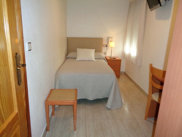 Imagen de la habitación del Hotel Hostal El Retiro. Foto 20