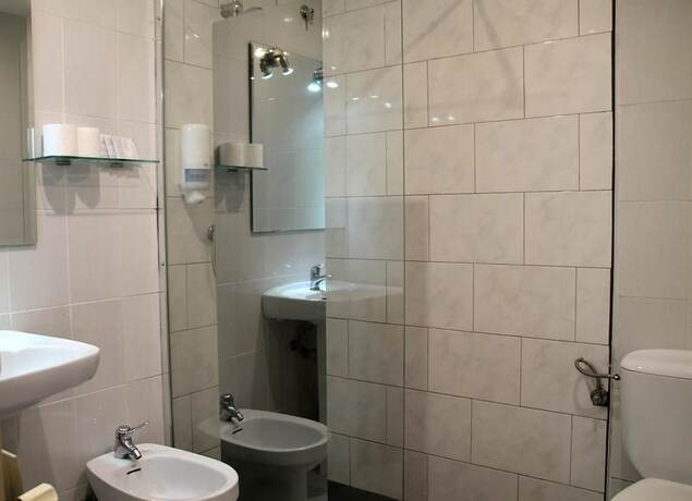 Imagen de la habitación del Hotel Hostal El Sequero. Foto 10