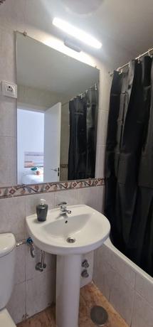 Imagen de la habitación del Hotel Hostal El Torero. Foto 14