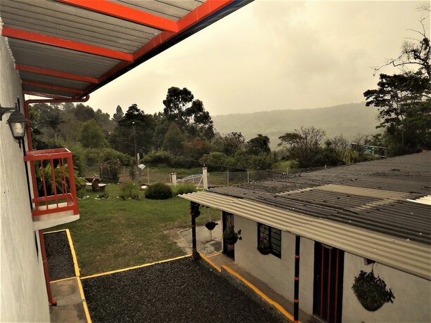 Imagen de la habitación del Hotel Hostal El Zorzal. Foto 13