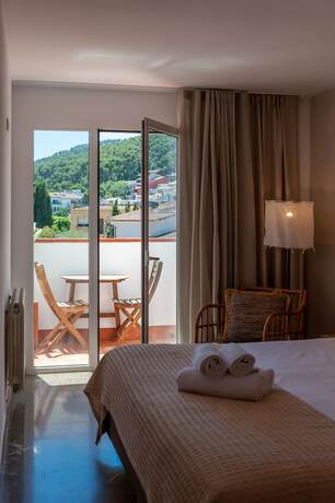 Imagen de la habitación del Hotel Hostal Es Niu de Tamariu. Foto 12