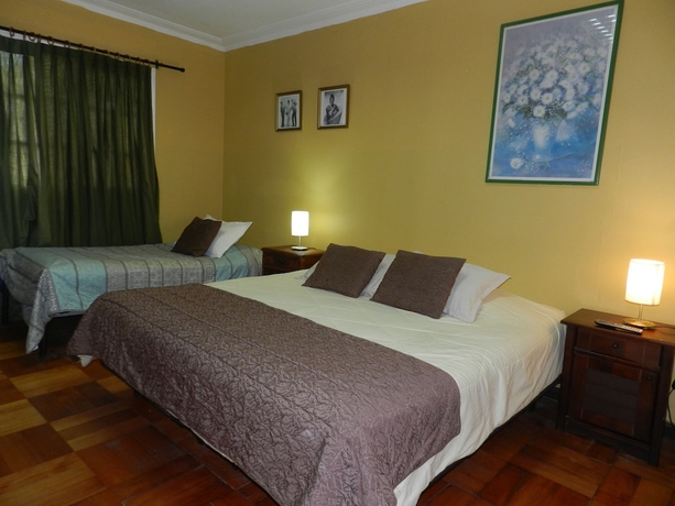 Imagen de la habitación del Hotel Hostal Estadio Nacional. Foto 2