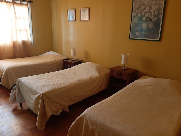 Imagen de la habitación del Hotel Hostal Estadio Nacional. Foto 3