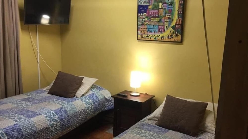 Imagen de la habitación del Hotel Hostal Estadio Nacional. Foto 12