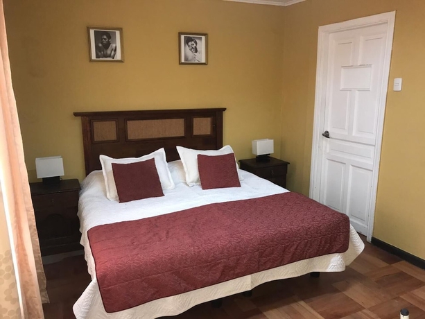 Imagen de la habitación del Hotel Hostal Estadio Nacional. Foto 15