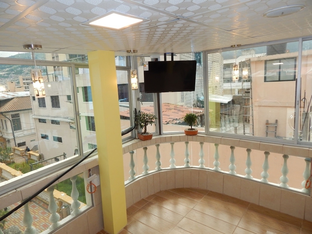 Imagen de los interiores del Hotel Hostal Eura. Foto 17