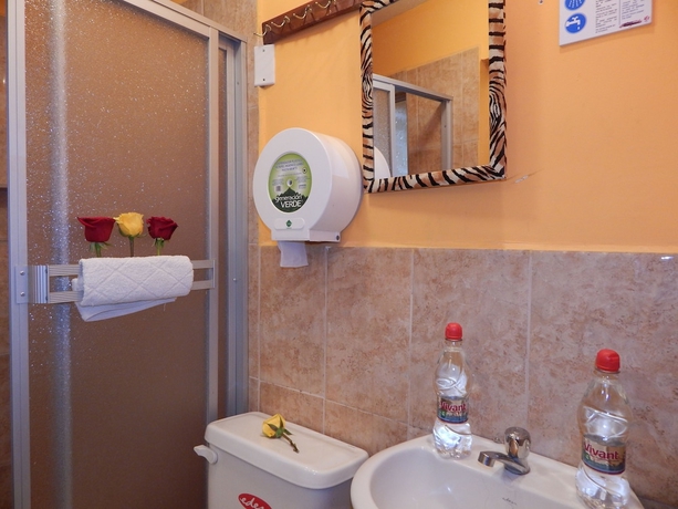 Imagen de la habitación del Hotel Hostal Eura. Foto 15