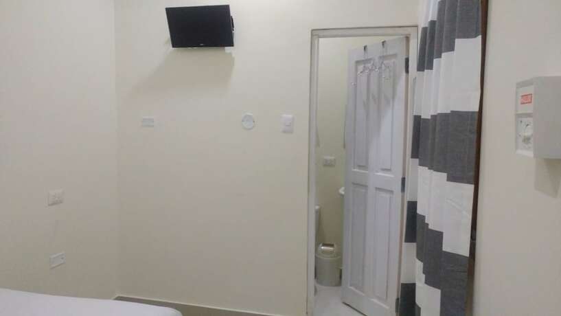 Imagen de la habitación del Hotel Hostal Fenix. Foto 16