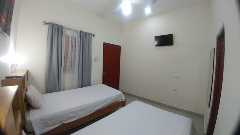 Imagen de la habitación del Hotel Hostal Fenix. Foto 17