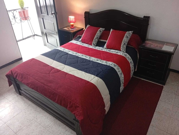 Imagen de la habitación del Hotel Hostal Flores. Foto 2