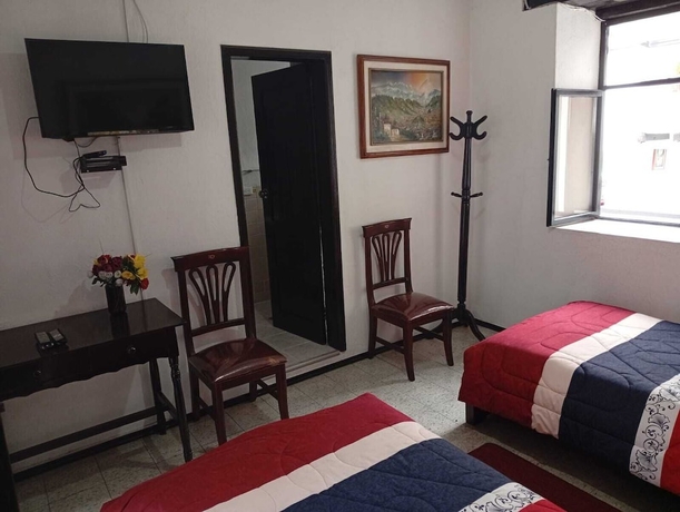 Imagen de la habitación del Hotel Hostal Flores. Foto 12