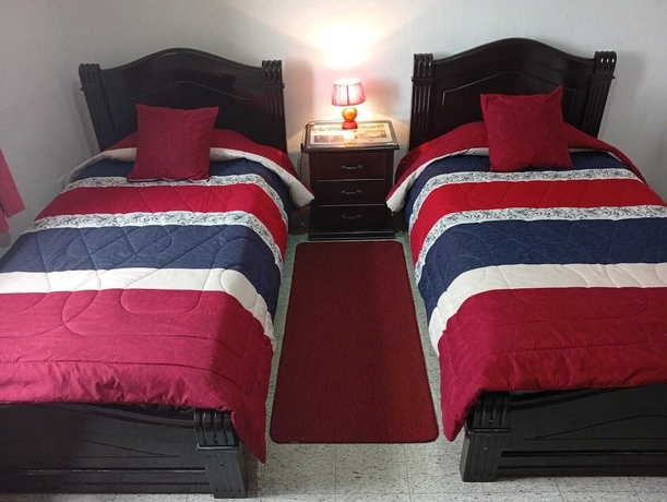 Imagen de la habitación del Hotel Hostal Flores. Foto 13