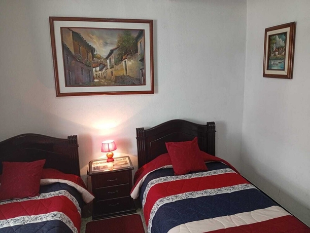 Imagen de la habitación del Hotel Hostal Flores. Foto 14