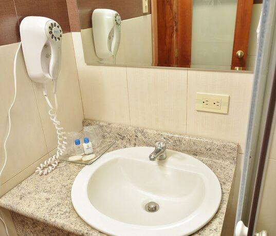 Imagen general del Hotel Hostal Gampala. Foto 4