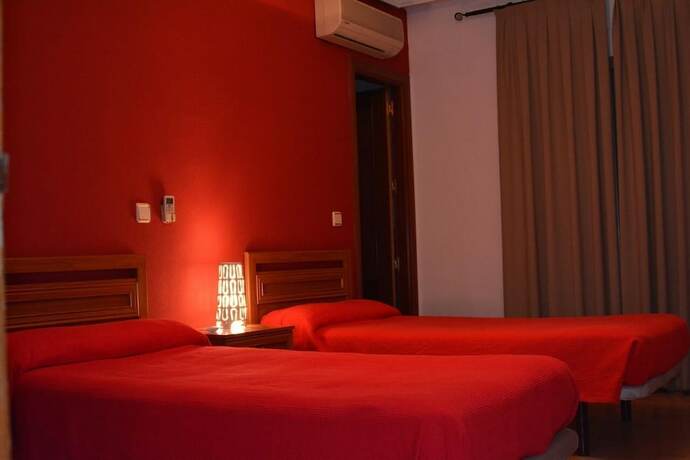 Imagen general del Hotel Hostal Gastrobar Carmelo. Foto 4