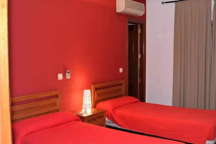 Imagen de la habitación del Hotel Hostal Gastrobar Carmelo. Foto 19