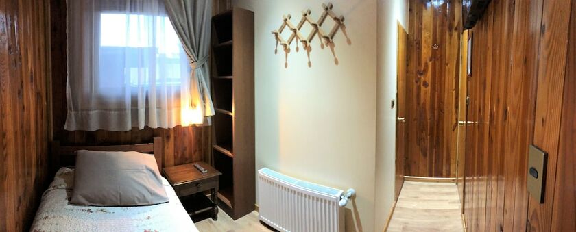 Imagen de la habitación del Hotel Hostal Graciela. Foto 18