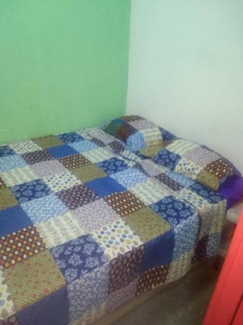Imagen de la habitación del Hotel Hostal Gran Santiago Yungay. Foto 17