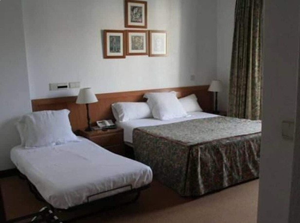 Imagen de la habitación del Hotel Hostal Gran Via Levante. Foto 16