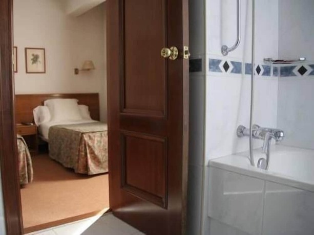 Imagen general del Hotel Hostal Gran Via Levante. Foto 2