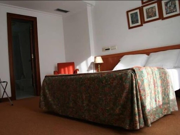 Imagen general del Hotel Hostal Gran Via Levante. Foto 9