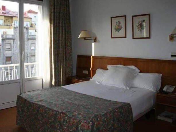 Imagen de la habitación del Hotel Hostal Gran Via Levante. Foto 19