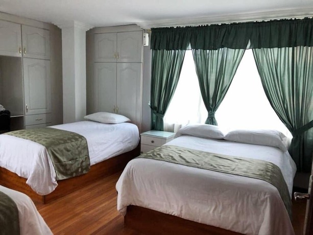 Imagen de la habitación del Hotel Hostal Humbertina. Foto 2