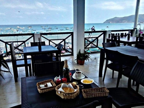 Imagen del bar/restaurante del Hotel Hostal Humpback Internacional. Foto 2