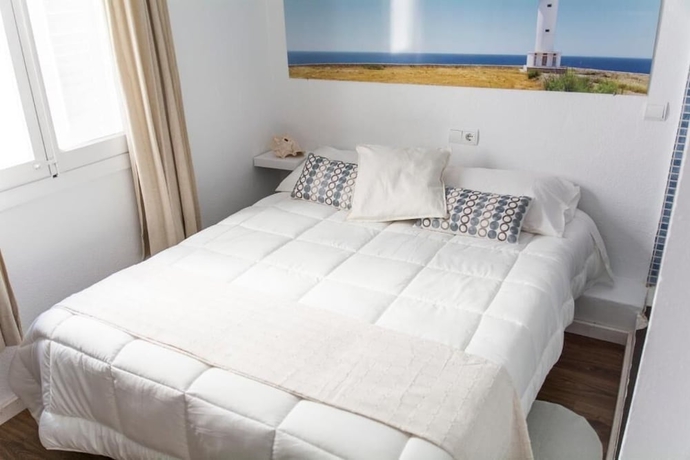 Imagen de la habitación del Hotel Hostal Ibiza. Foto 7